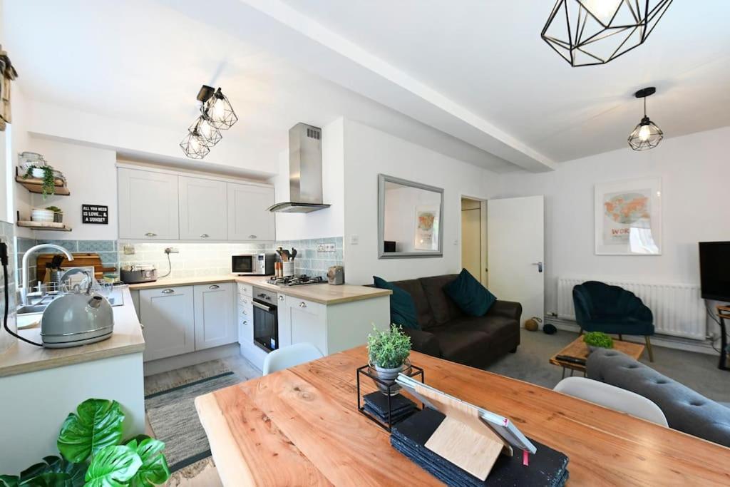 Relaxing Aberdovey Retreat, Close To *